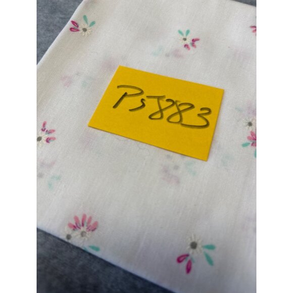 Vintage-Inspired 18x22 Cotton Fat Quarter Floral Fabric Quilting Crafts - Picture 4 of 4